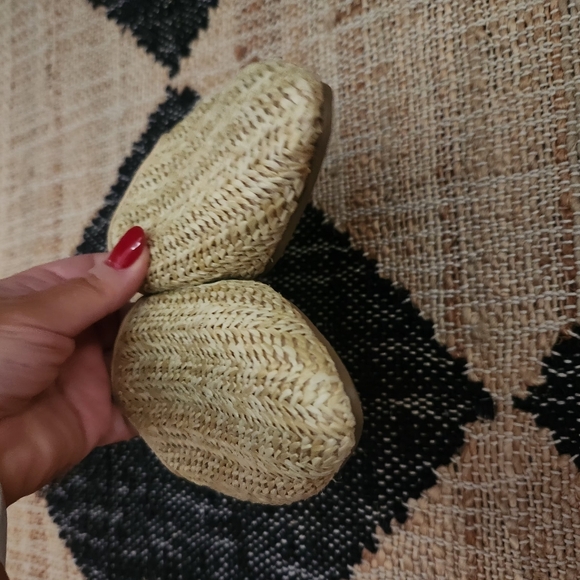 Elegant Tan Woven Mules - Picture 2 of 4